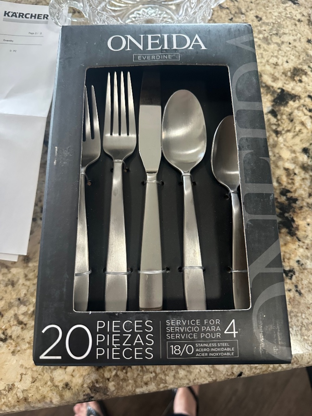 Oneida 20 piece set of Everyone